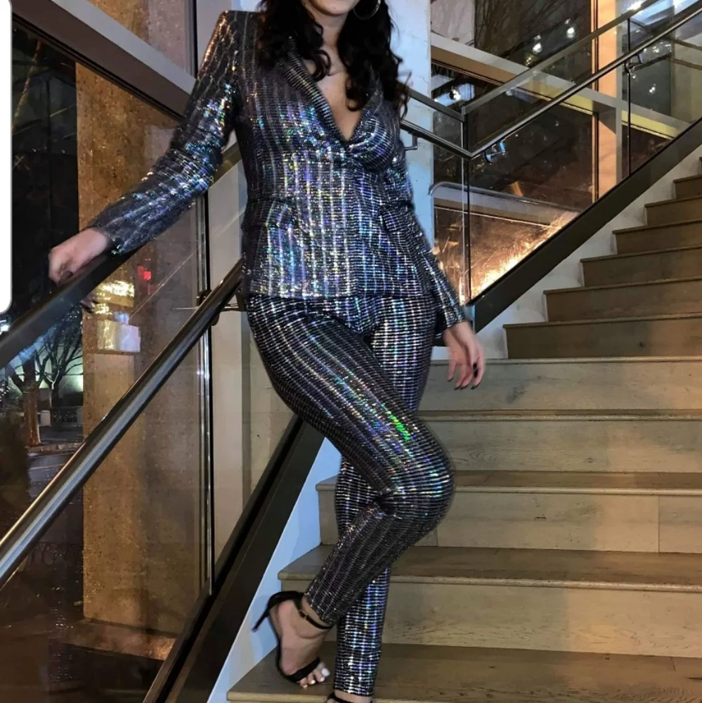 Suit - Picture 2 of 3